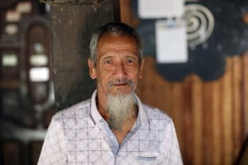Sungai Utik elder Bandi in 2019. Photo by Rhett A. Butler.