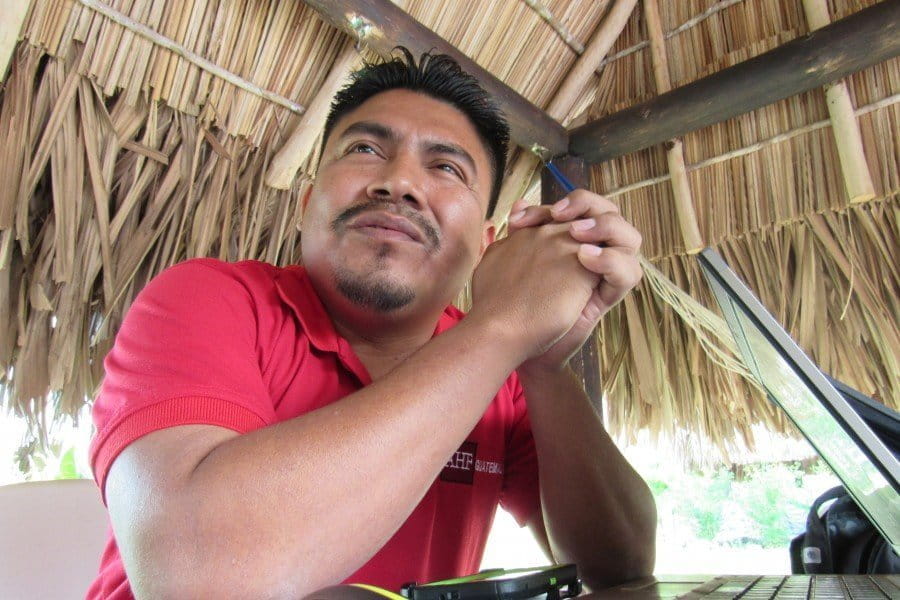 Saúl Paau, líder comunitario de Sayaxché, presiona para que REPSA clausure definitivamente sus operaciones. Este mes de febrero posiblemente lleve a juicio a esta empresa de palma africana. Foto cortesía de Carlos Chávez.