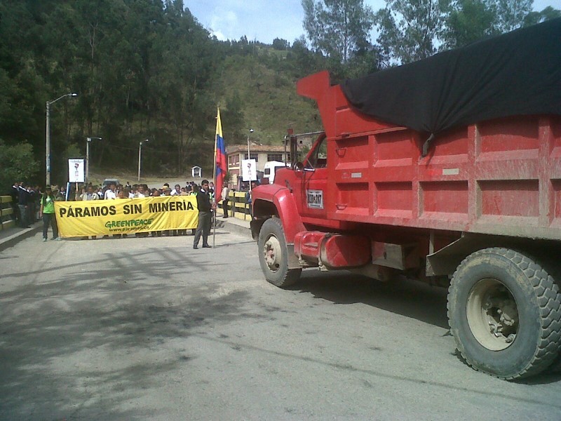 Protestas en contra de la explotación minera en los páramos colombianos. Foto cortesía de Greenpeace Colombia.