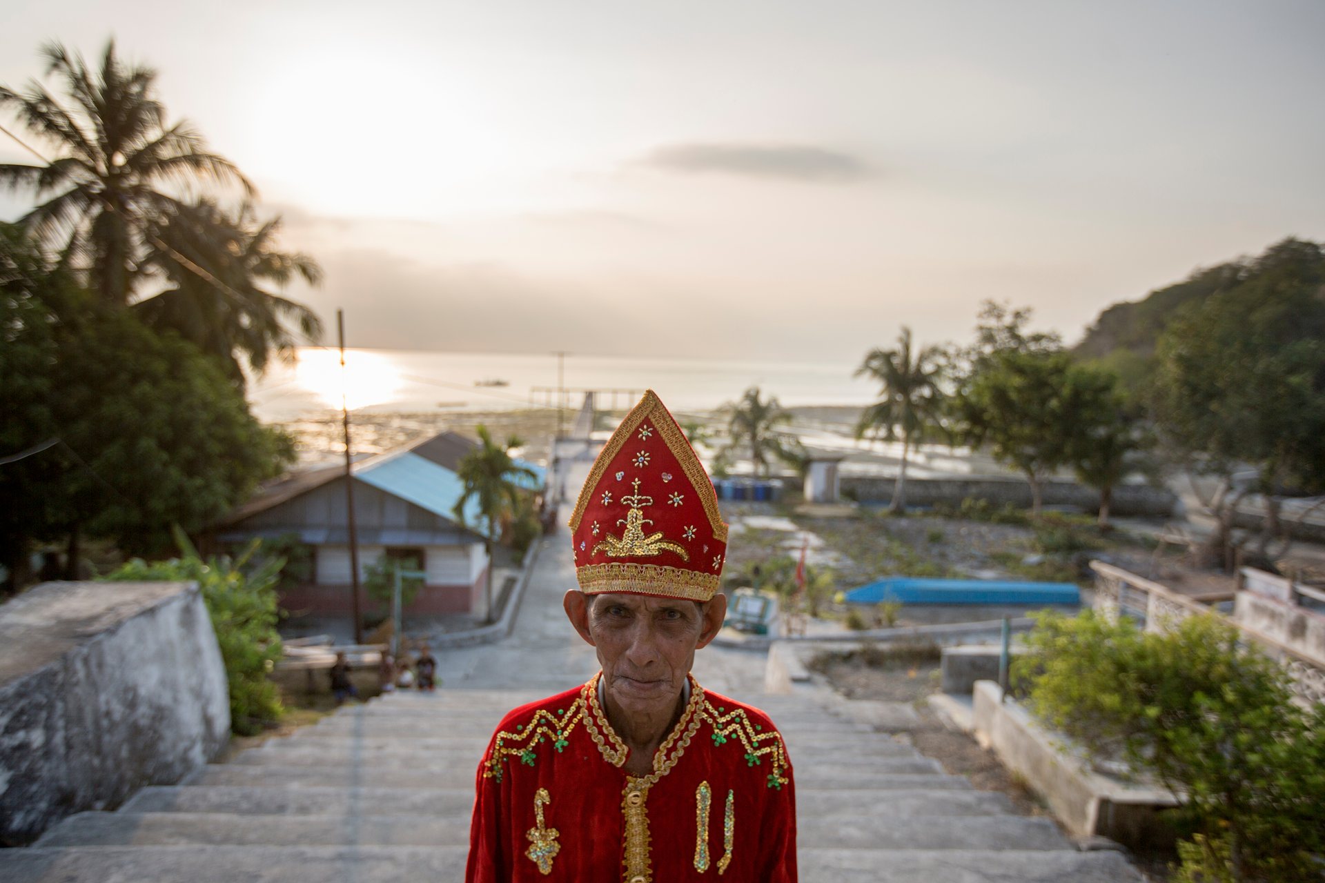 Jan Piter Renuth is the Raja of Loorlobay, one of three kings on Kei Besar, another small island in Maluku. He explained Sasi, Indonesia’s traditional system of resource management to the research team. Sasi can dovetail with contemporary conservation approaches as it seeks to control the harvesting of resources.