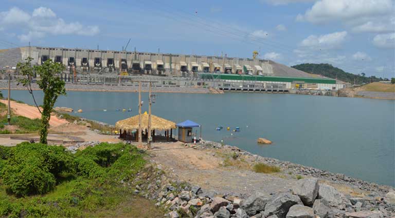 The Belo Monte dam displaced somewhere between 20,000 and 40,000 people, including Altamira residents, indigenous people, and traditional fisherfolk. All were supposed to be compensated for their losses. Photo by Zoe Sullivan.