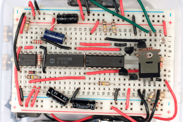 A closeup of the triggering circuit, which can be copied using the rows and columns of the 'breadboard' base. 