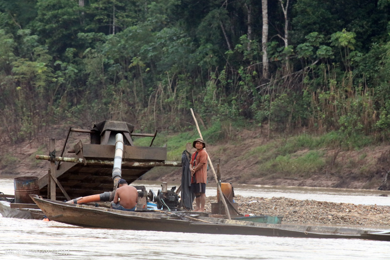 Dredger used for illegal mining in the Tambopata Nation Reserve in the Madre de Dios region. Photo by Rhett Butler for Mongabay.