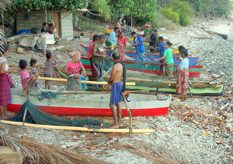 Men and women fish together in Suco Adara on Atauro Island. In many parts of the country men fish exclusively. Image by David Mills/WorldFish.