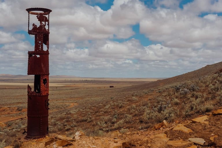 An arid landscape from the remains of the Waukaringa Gold Mine site in Flinders Ranges, South Australia. Image by Ian Hill/Flickr.