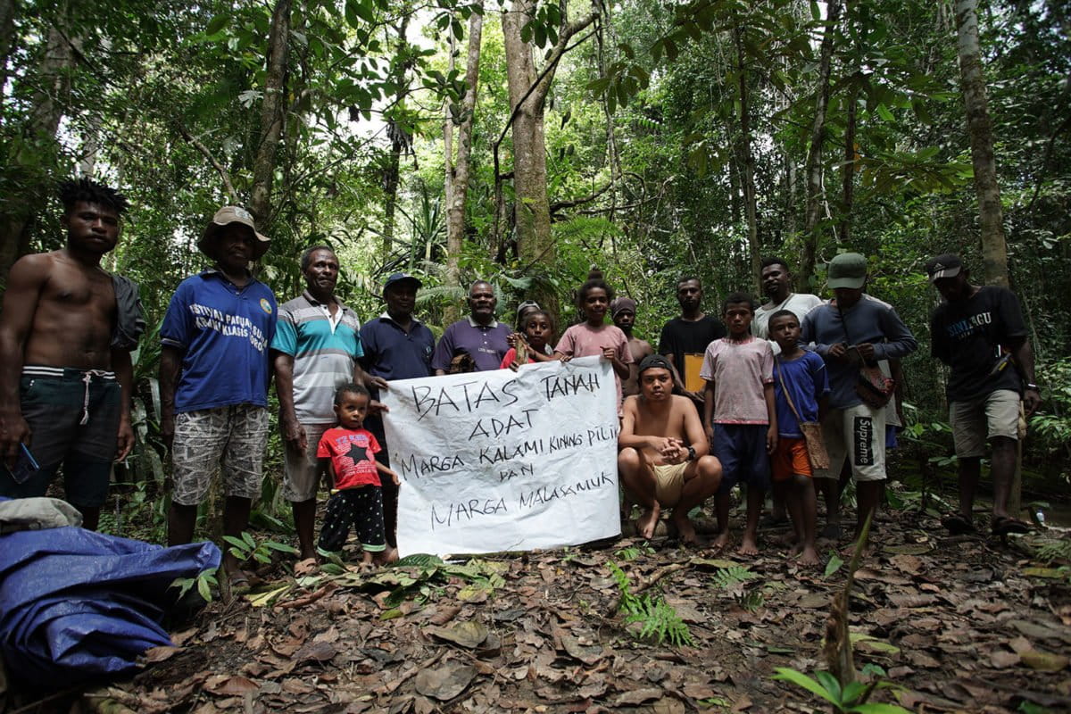 EcoNusa working with an Indigenous community in Malaumkarta in Sorong, West Papua to map their traditional lands. Photo credit: EcoNusa