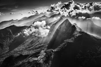 Banner image of the Marauiá mountain range in the Yanomami Indigenous Territory, in the state of Amazonas. Image by Sebastião Salgado