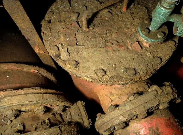 The corrosion on the control piping system. February 2019