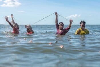 Fishing in Fiji. Image courtesy of Tom Vierus/WCS.
