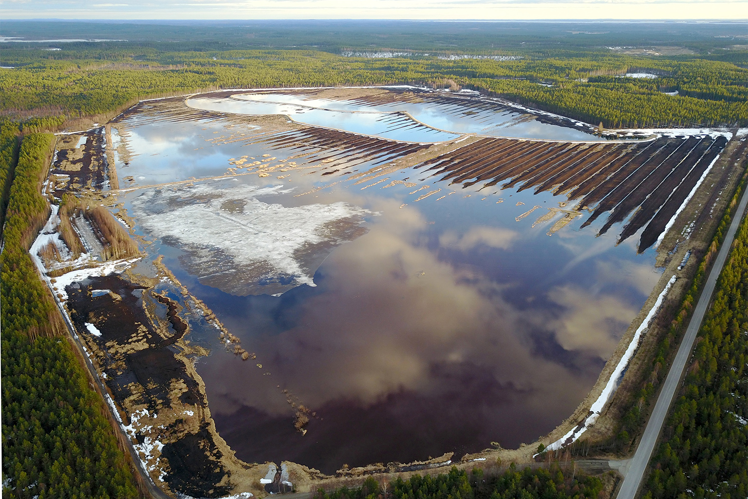 Linnunsuo in 2017, halfway through the rewilding process, showing three large wetlands created by the collaborators. With the completion of nine large wetlands in 2022, the Linnunsuo rewilding project will be complete.