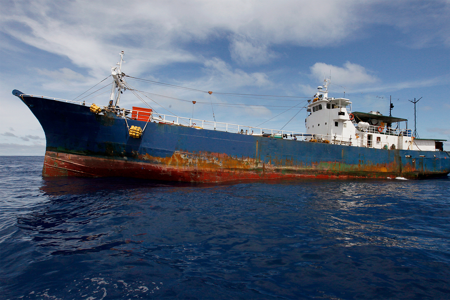 Illegal tuna transshipment in Palau.