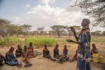 Lokutan Amaler speaks to fellow farmers in Kangirega Village, Turkana County, on 23rd March 2022. Image courtesy of UN Convention to Combat Desertification.
