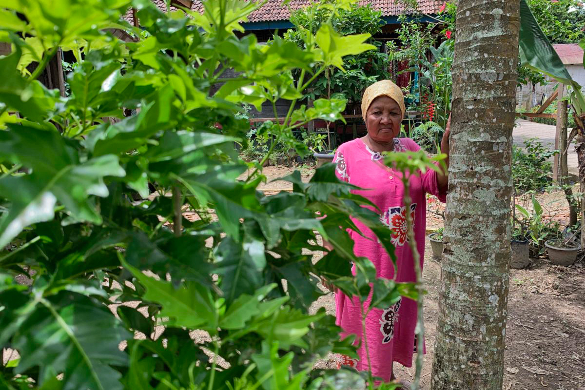 Siti Hawa, a traditional healer in Muara Jambi