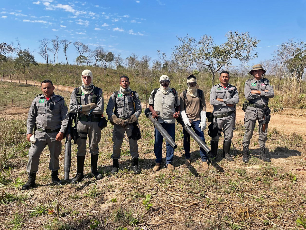 The Aliança brigade members and volunteers.