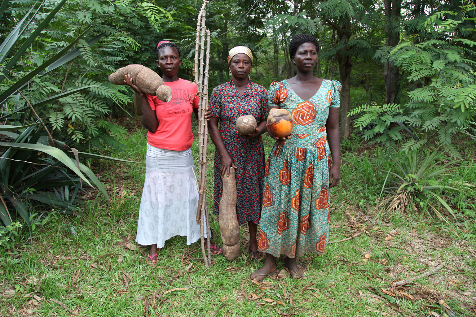 Women with harvest.