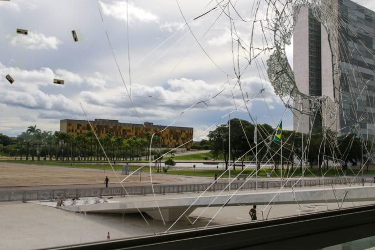 Broken windows at Brazil's Presidential Palace after terrorist acts on Jan. 8 in Brasília. Image courtesy of Fabio Rodrigues Pozzebom/Agência Brasil.