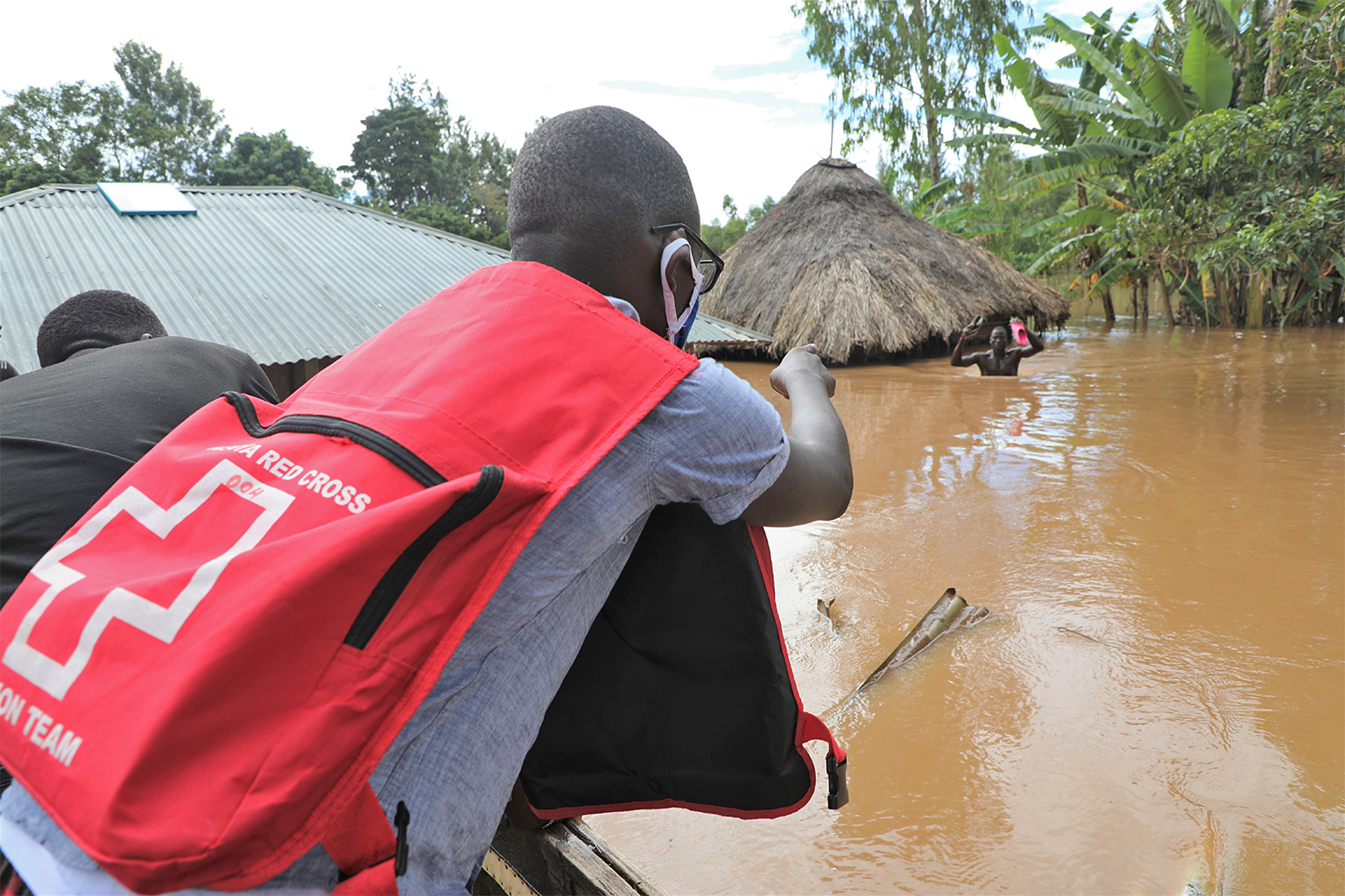 Flood response by Kenya Red Cross.