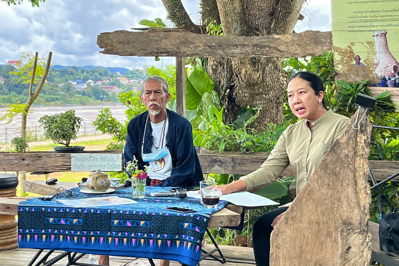 Niwat Roykaew and Pai Deetes