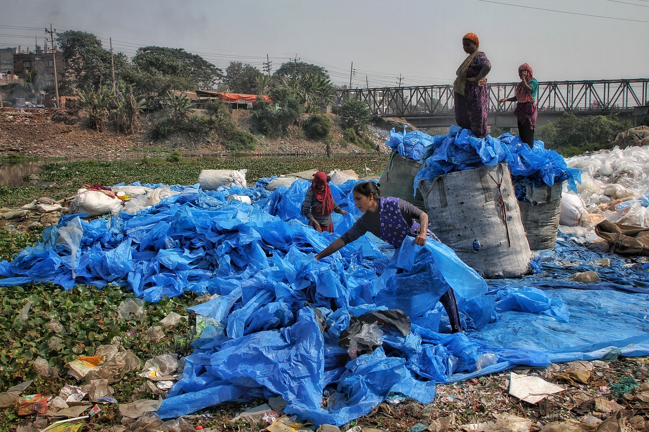 Plastics, Women, Bangladesh.