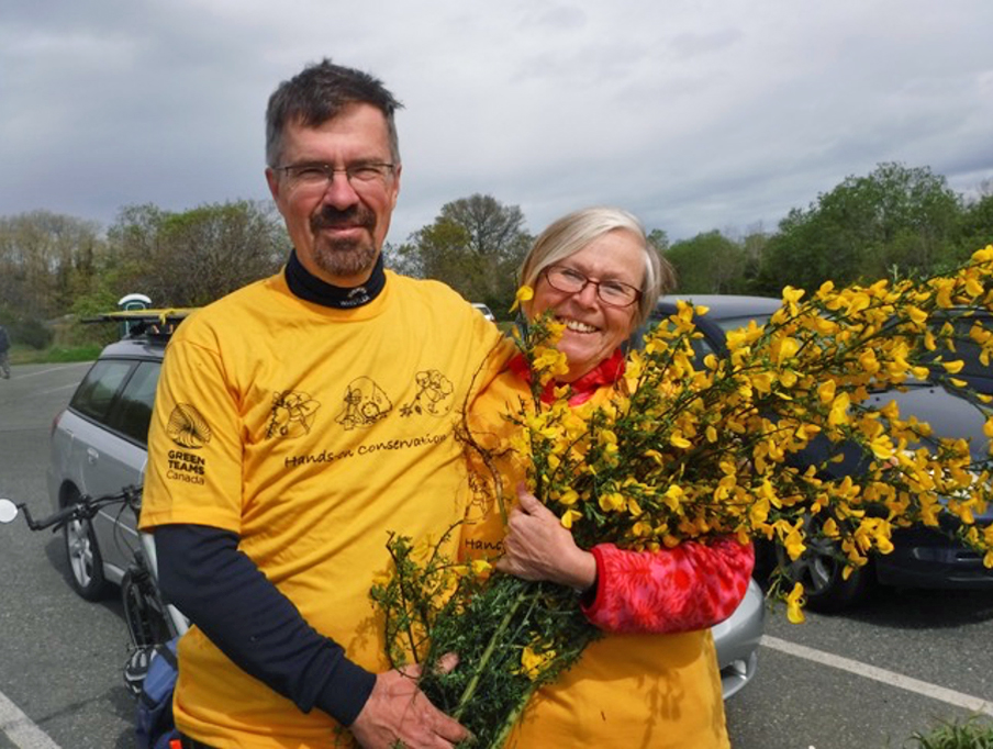 Wylie Thomas (left) and Margaret Lidkea.