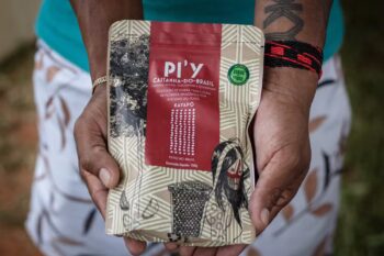 Brazil nuts sold by COOBÂ-Y, a member organization of Rede Origens Brasil, a network that connects Amazon producers with companies and consumers. Photo by Amanda Magnani.