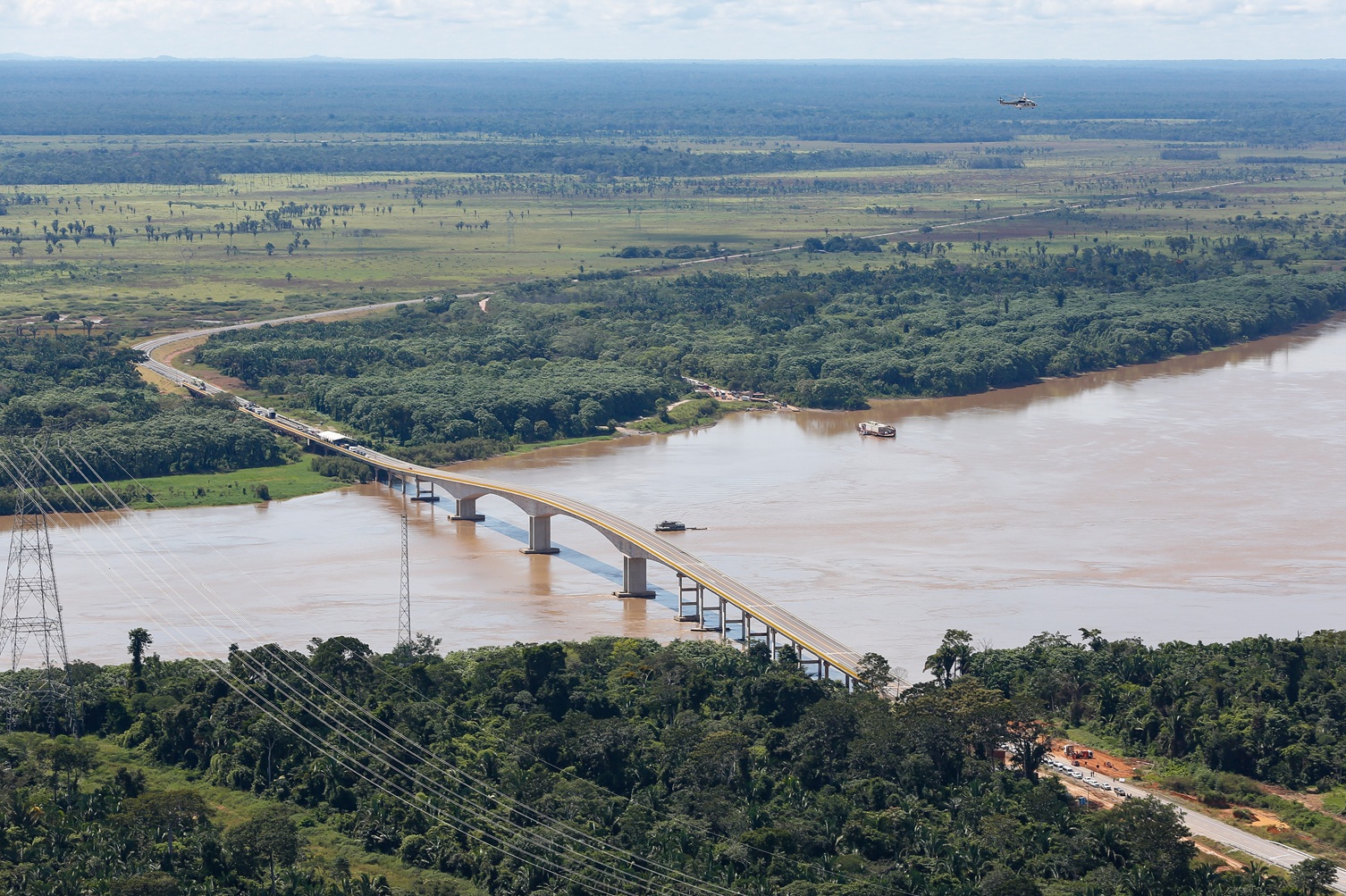The new railway would cross the Madeira River between the Amazonian states of Rondônia and Acre, following the route of the BR-364 federal highway. Image courtesy of Anderson Riedel/Governo Federal.