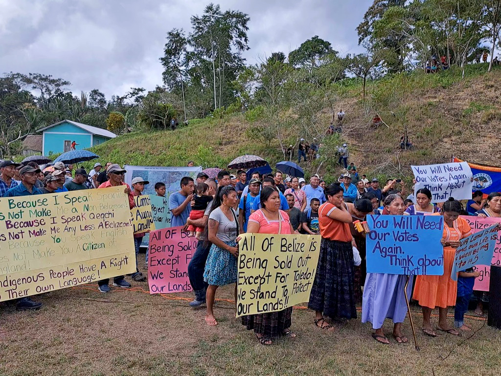 Mayas-Protesting-Gov-Decision-to-Limit-their-Lands-in-Santa-Elena-2024-(1)