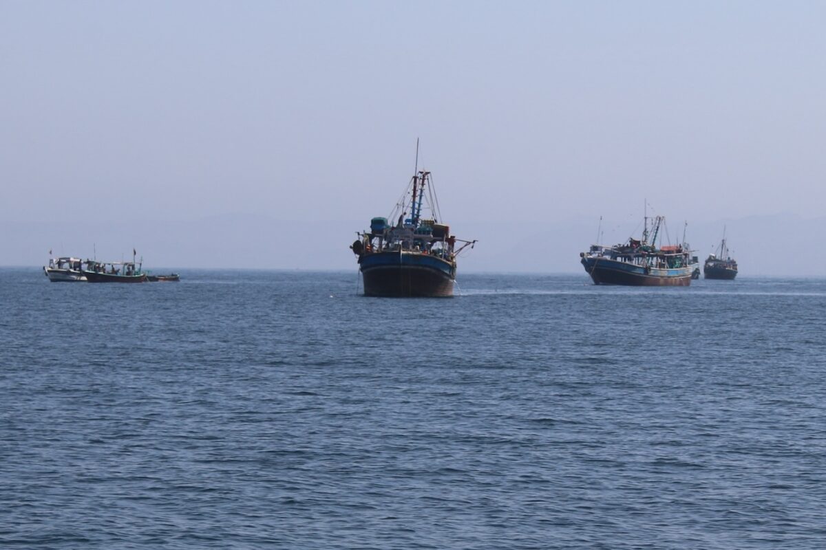 Trawlers roaming in the buffer zone of Churna Island. Photo by Ayaz