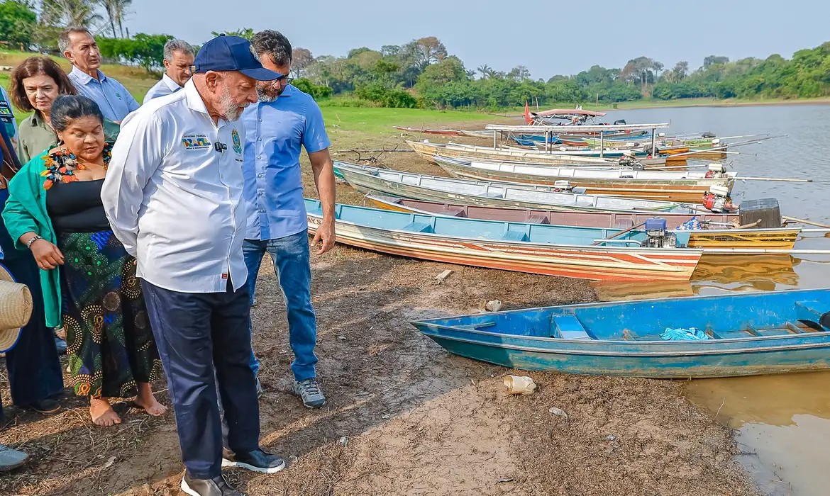 Lula visits a village of the Munduruku people, in the town of Manaquiri, Amazonas state, in September 2024. During the visit, Lula expressed his support for the rebuilding of BR-319. Image courtesy of Ricardo Stuckert.