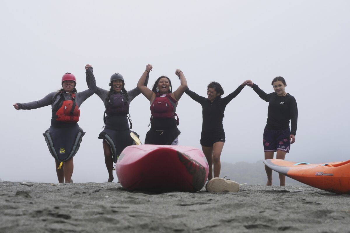 Native American teens kayak major US river to celebrate removal of dams and return of salmon