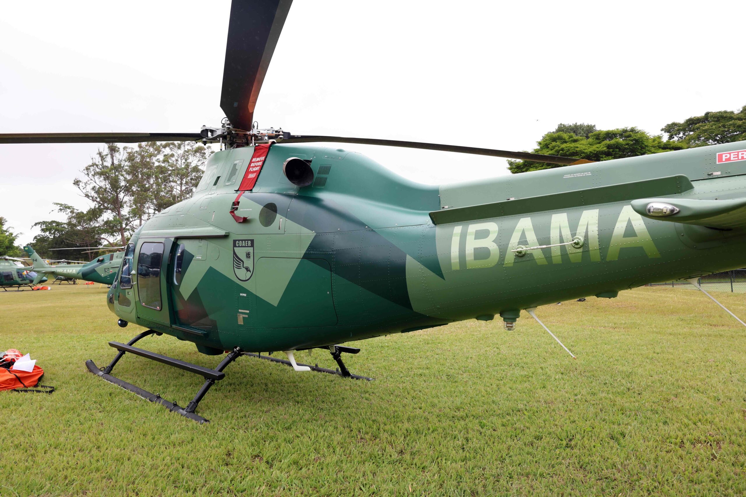 A helicopter delivwas handed to Brazil’s federal environmental agency, IBAMA, in 2025 to prevent and fight forest fires. Image by José Cruz/Agência Brasil.