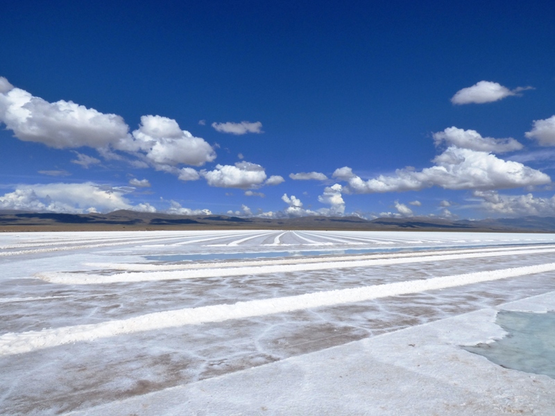 Salinas Grandes, a large salt flat in northern Argentina, located in the provinces of Jujuy and Salta. Image by the Environment and Natural Resources Foundation (FARN).