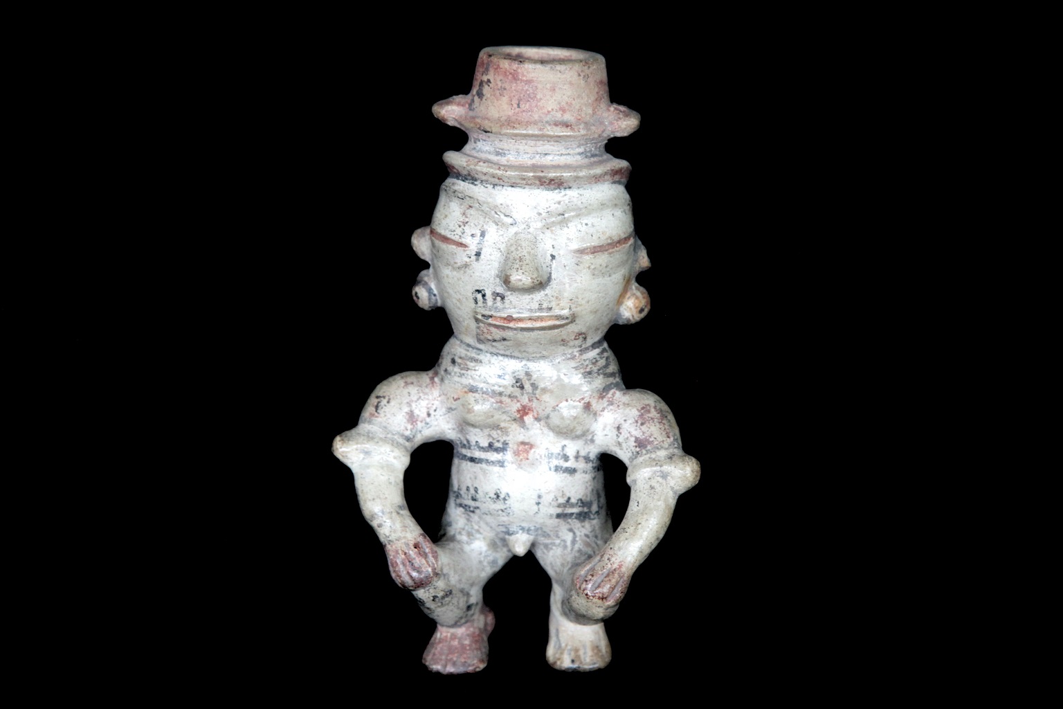 Ancient Indigenous figurine unearthed in Santarém, part of the ceramics collection of the Goeldi Museum in Belém.