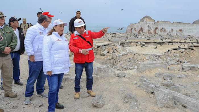 President Dina Boluarte during her visit to El Frontón island. Image courtesy of Gobierno de Peru.