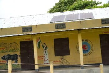 Solar panels at Madhya Dhalpur school in Assam’s Darrang district. Image by Shailesh Shrivastava/Mongabay India.