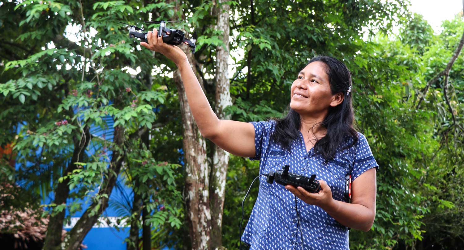 Betty Rubio, an Indigenous forest monitor, encourages women to get involved in monitoring their territories and forests. Image courtesy of Rainforest Foundation US.