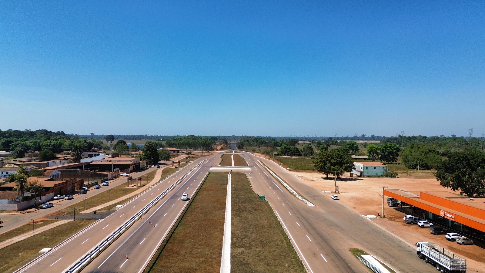 An increasingly important route for transporting commodities from Brazil’s central-west region, BR-364 in Rondônia will be partially twinned and upgraded with passing lanes. Image courtesy of Marcio Ferreira/Brazilian Ministry of Transport.