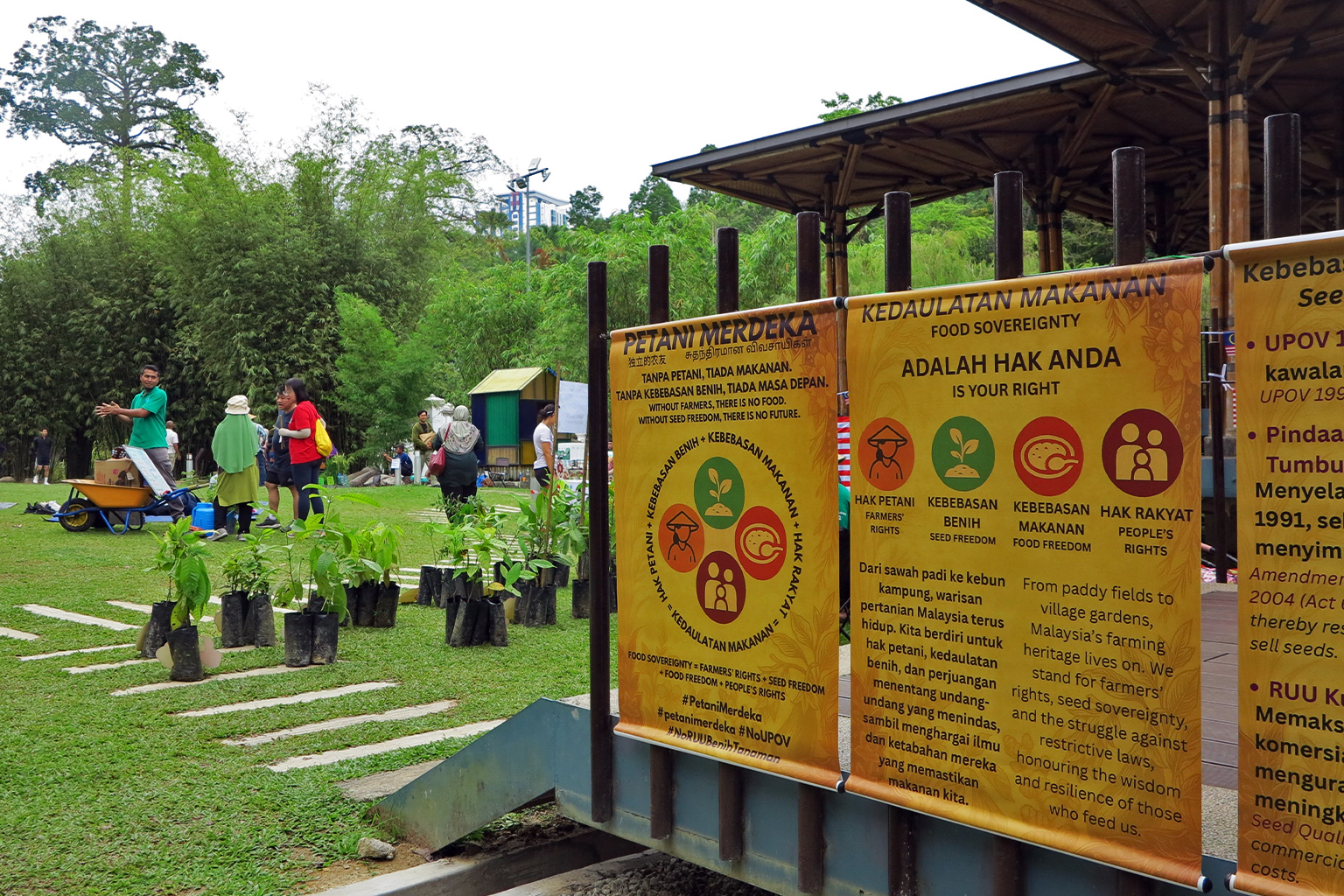 Independent farmers at a mini carnival for food sovereignty.