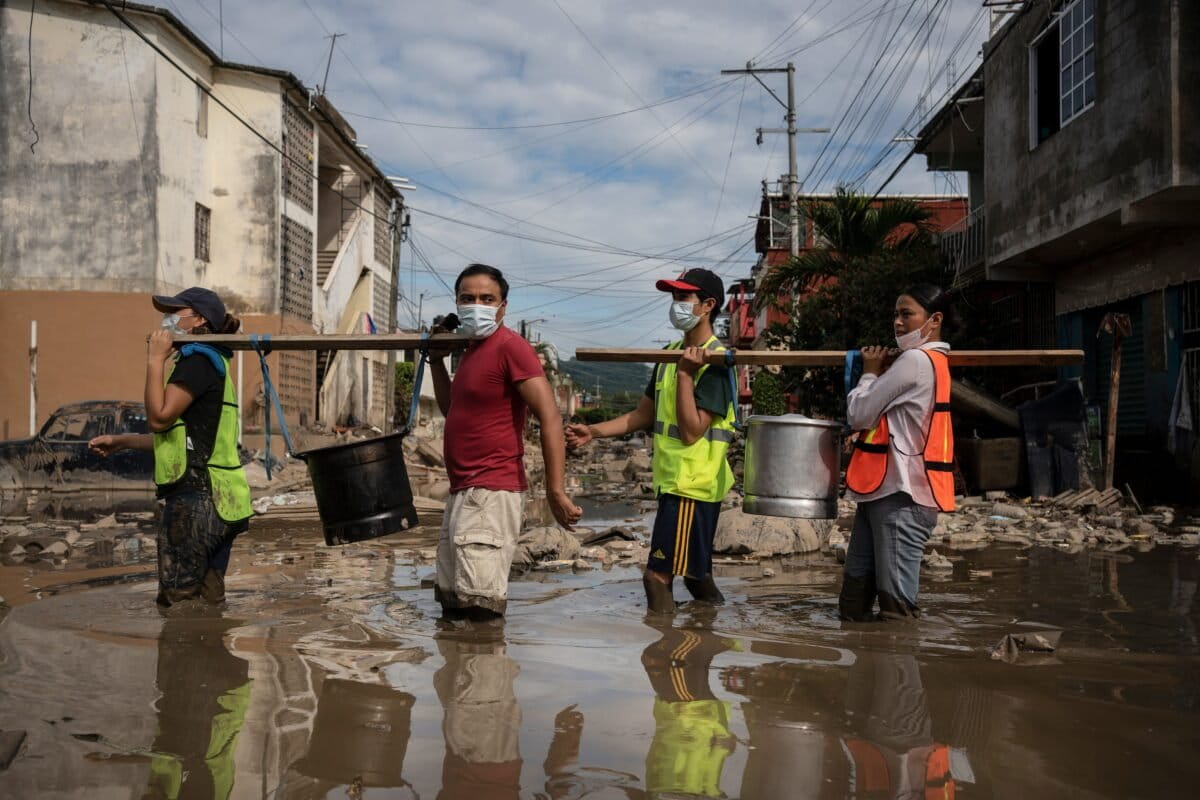 A week after floods, swathes of central Mexico reel from devastation