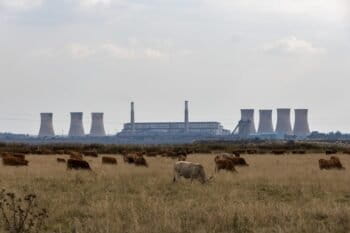 An Eskom power station in South Africa's Mpumalanga province. Image courtesy of Ashraf Hendricks/GroundUp (CCBY-ND4.0).