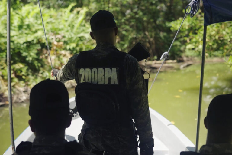 Soldiers from the PROLANSATE Foundation on patrol