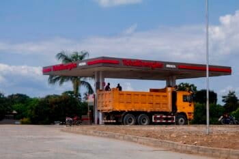 A TotalEnergies petrol station in Handeni Tanga, Tanzania. Image by Praygod mwanga via Wikimedia Commons (CCBY4.0).