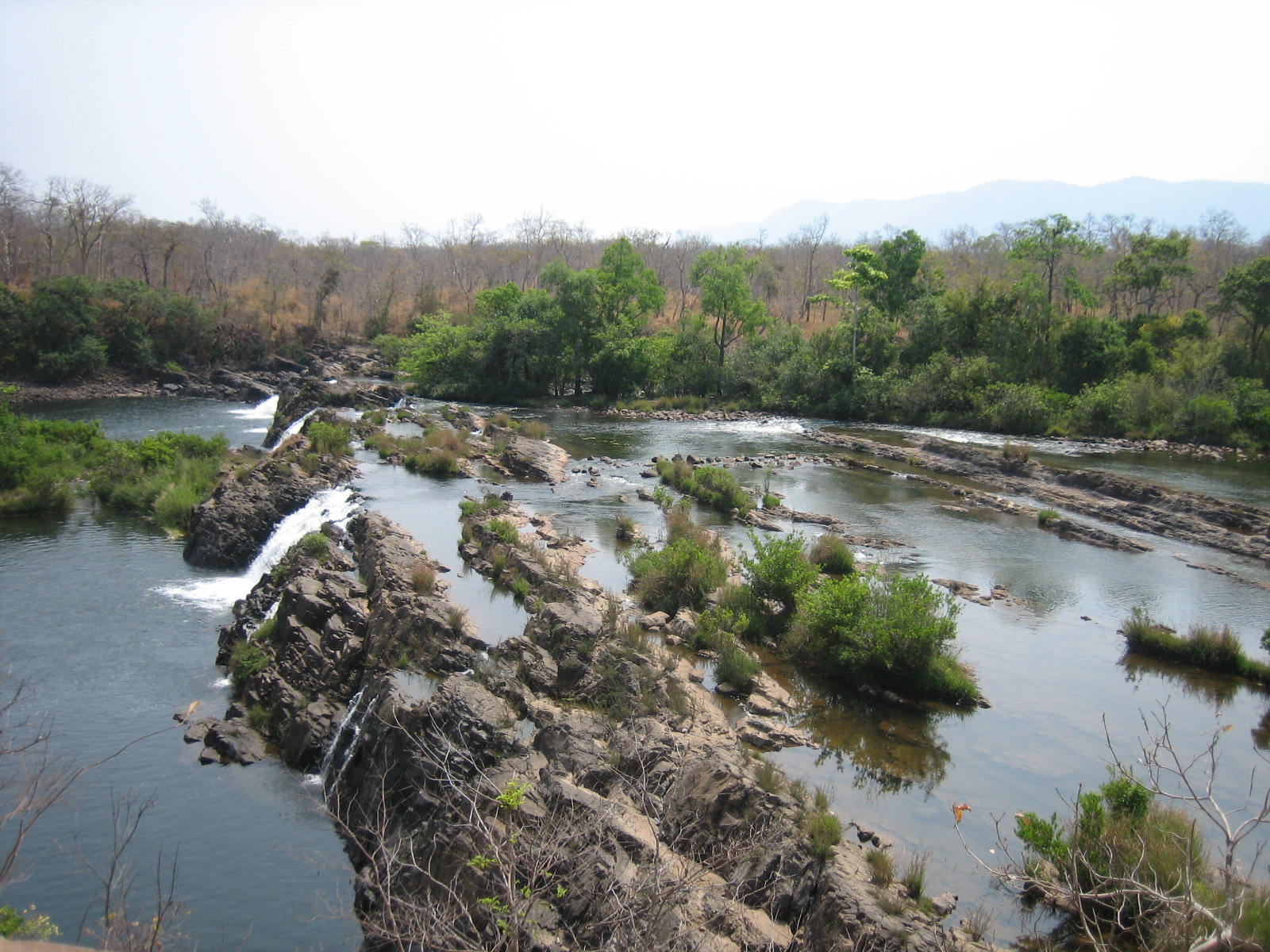 Tad Faek Falls on the Xe Namnoy river, which forms the boundary between Attapeu and Sekong provinces. Credit: Prince Roy, CC 2