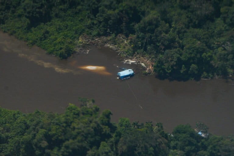 The mining dredges installed along the Nanay River have begun to consume sections of forest. Image courtesy of FCDS Peru.