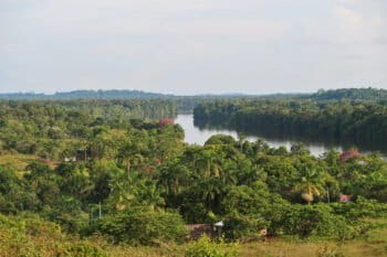 The Indigenous Macaquiño community on the banks of the Vaupés River in Colombia’s Vaupés region. Image by Aimee Gabay/Mongabay.
