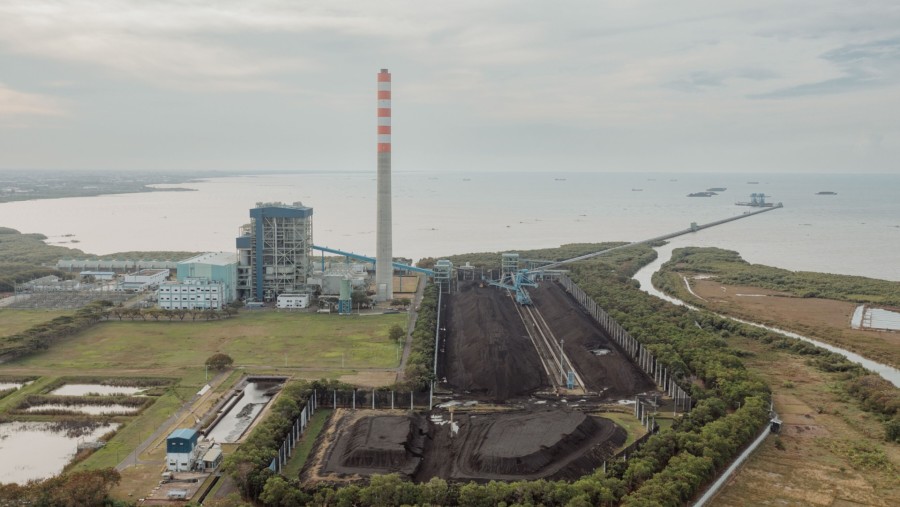Indonesia backs away from coal exit test case amid financial and political pushback