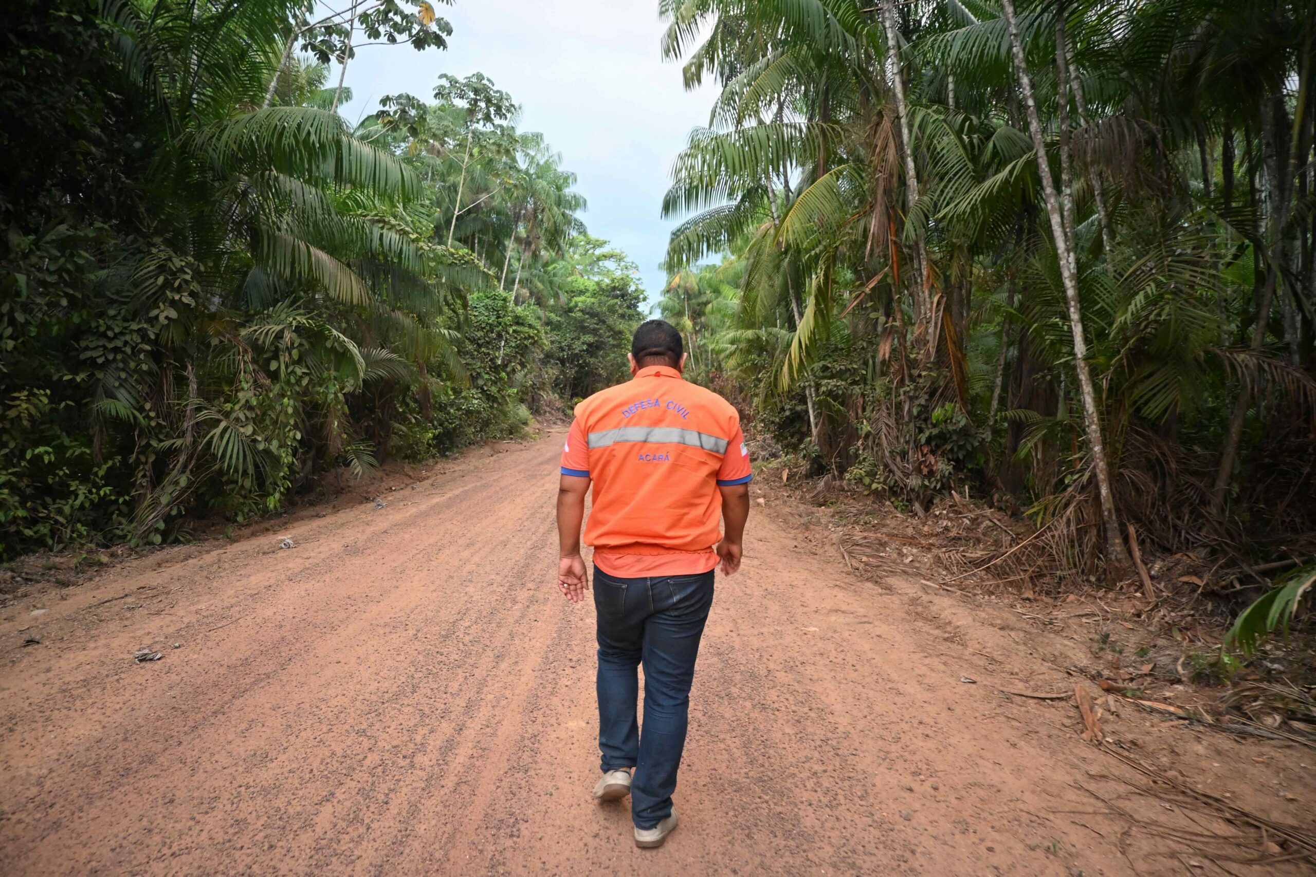 Civil defense coordinator Edson Abreu dos Santos has been tackling wildfires in his Acará municipality with new approaches to face the new flammable reality in the Amazon. Image by Carla Ruas.