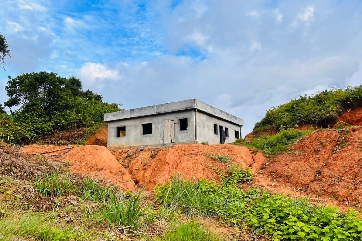 Health care center under construction in Andasifahadimy, which will serve around 10 communities surrounding the corridor.