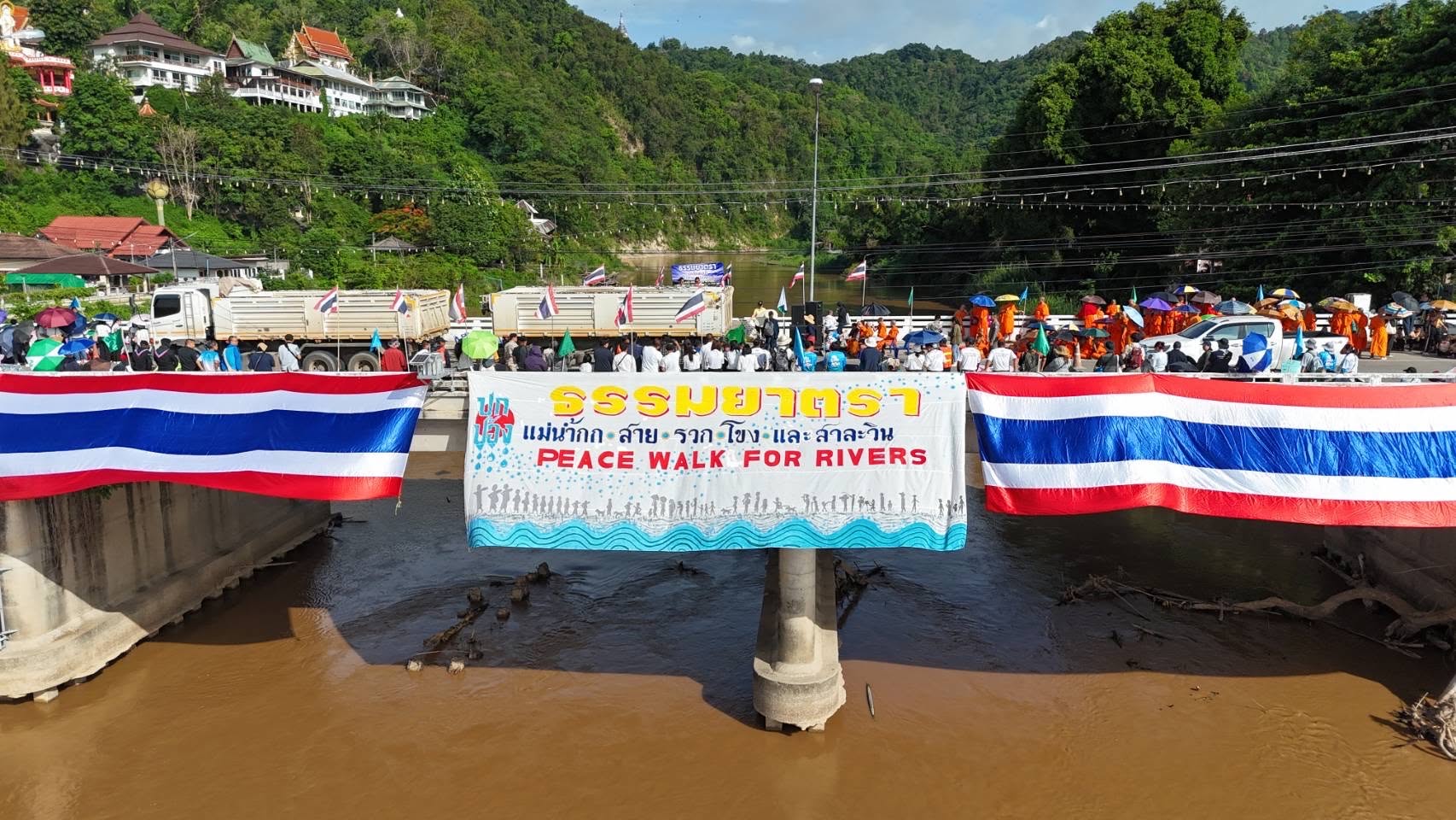 More than 600 people gathered to voice their concerns about river pollution in northern Thailand. Photo supplied by Rivers and Rights.