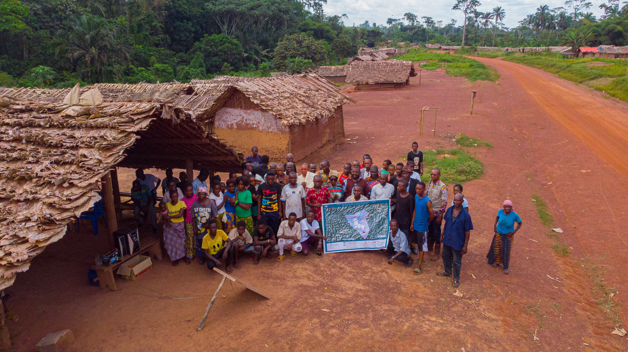 Official presentation of forest concession titles from local communities (CFCL) to the members of the community of Bafwalungu (territory of Bafwasende). Image courtesy of Tropenbos.